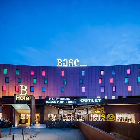 Base Hotel نوفينتا دي بْيافي المظهر الخارجي الصورة