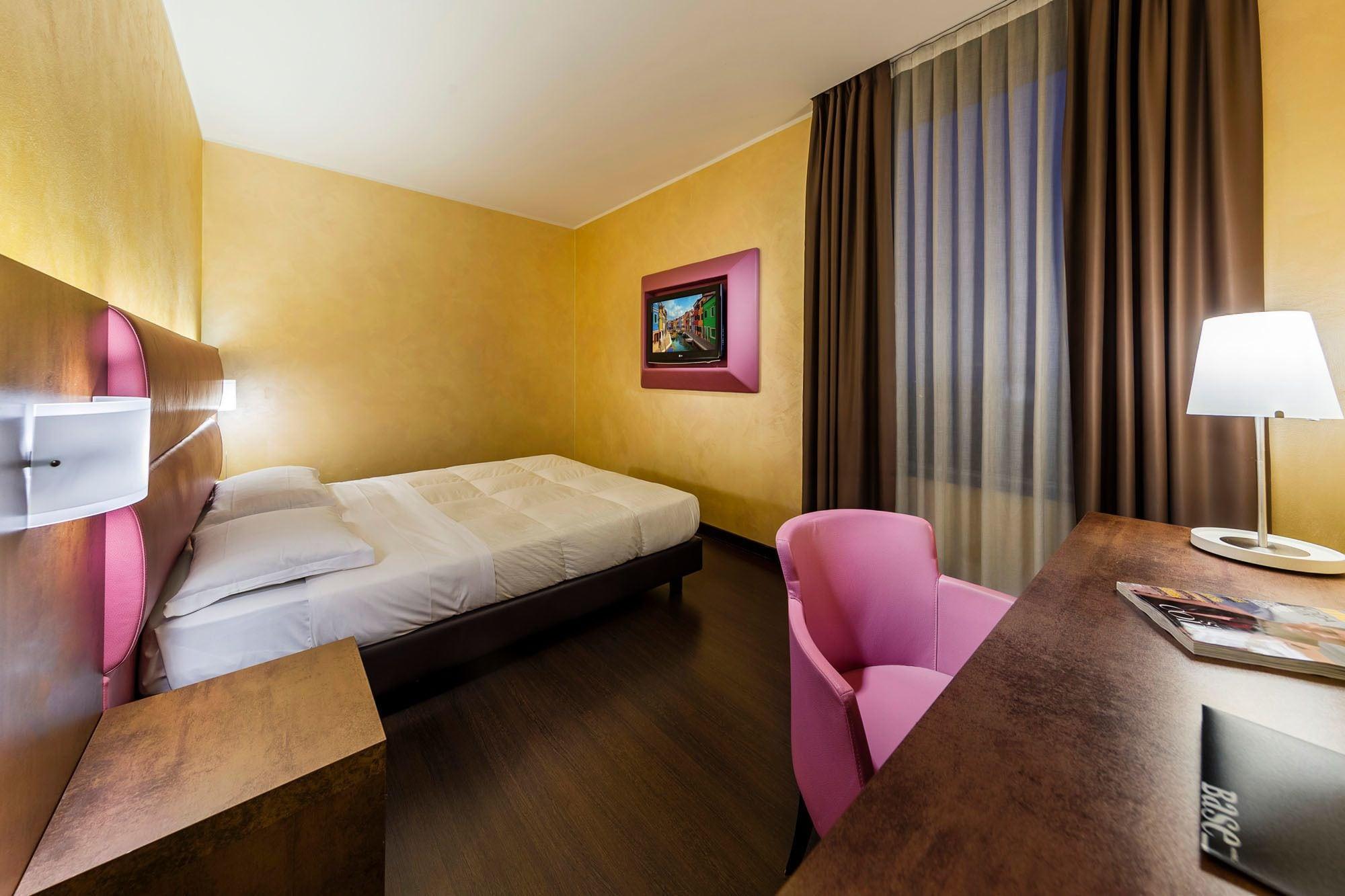 Base Hotel نوفينتا دي بْيافي المظهر الخارجي الصورة