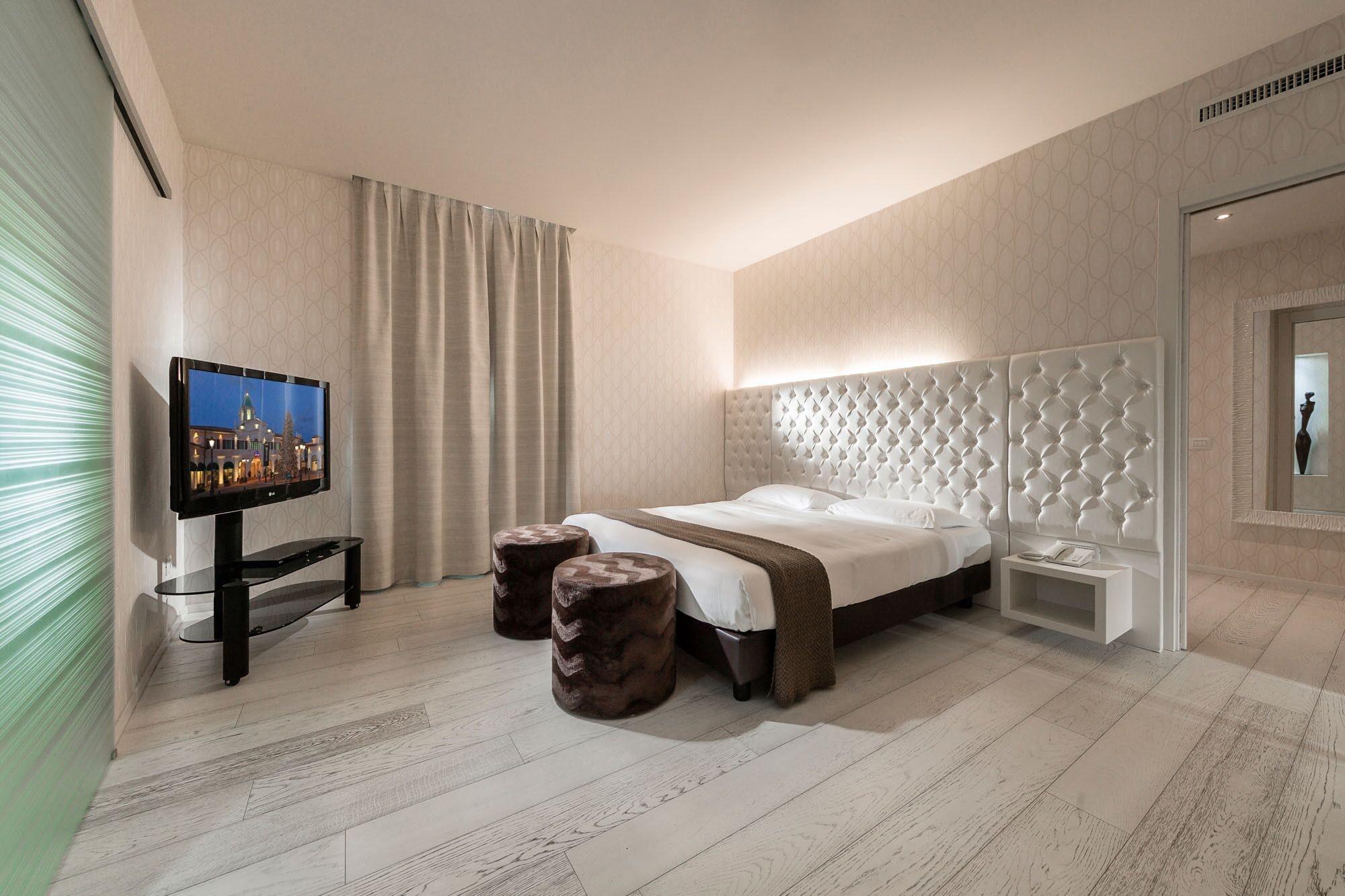Base Hotel نوفينتا دي بْيافي المظهر الخارجي الصورة