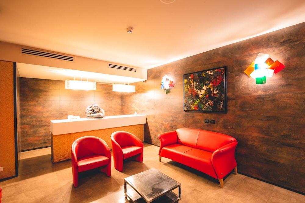 Base Hotel نوفينتا دي بْيافي المظهر الخارجي الصورة