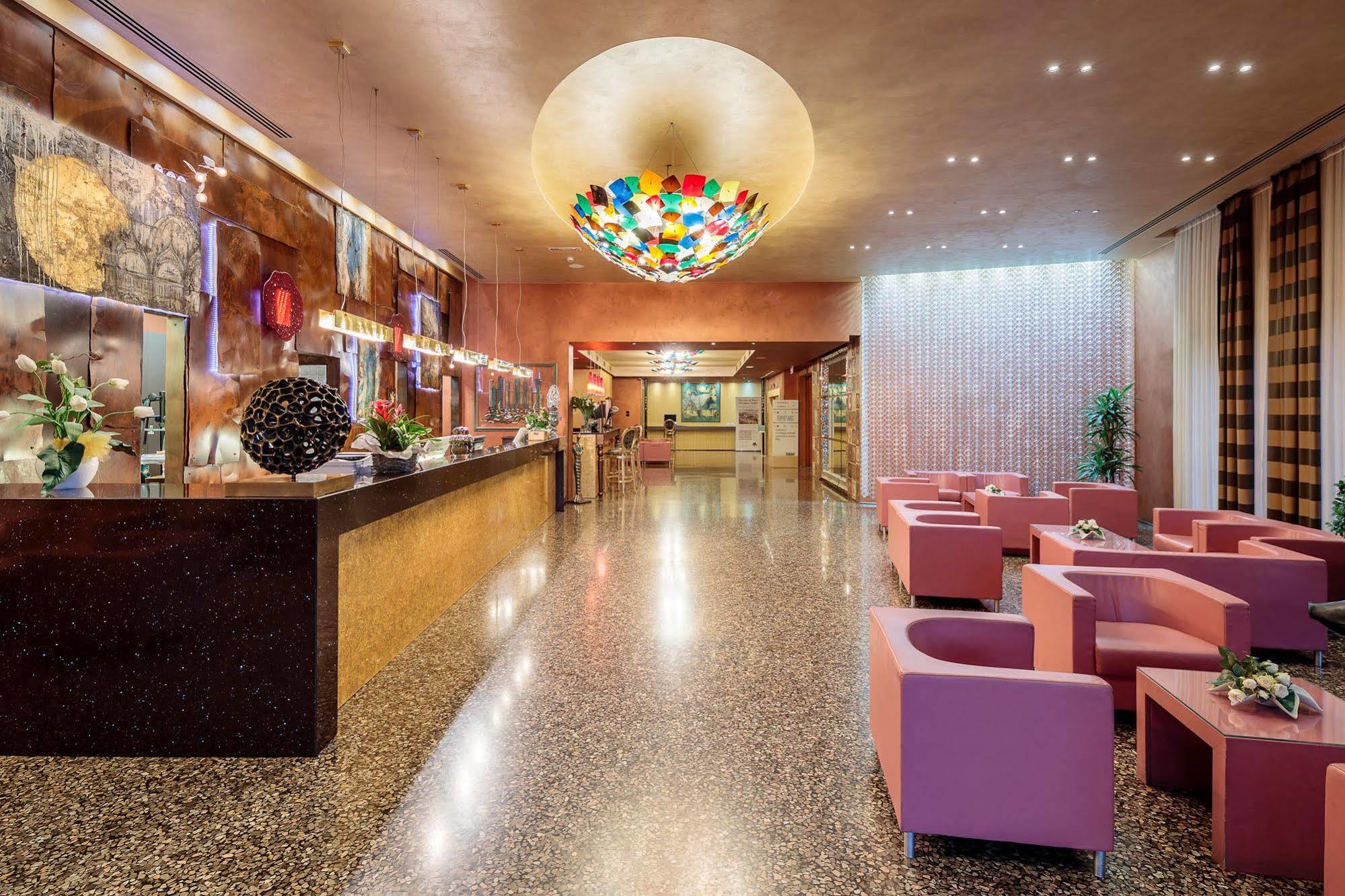 Base Hotel نوفينتا دي بْيافي المظهر الخارجي الصورة
